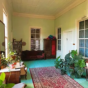 伊兹密尔莲园旅舍 旅馆